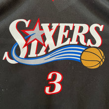 Load image into Gallery viewer, Camiseta Philadelphia 76ers Road 2000-03 Allen Iverson #3 Champion Vintage - L Youth
