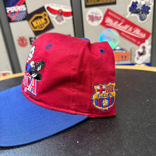 Load image into Gallery viewer, Gorra Looney Tunes FC Barcelona 90s Corner Vintage
