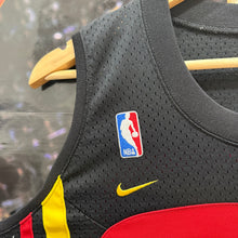 Cargar imagen en el visor de la galería, Camiseta Atlanta Hawks Rewind’74 2003 Shareef Abdur-Rahim #3 Nike Vintage - S/M
