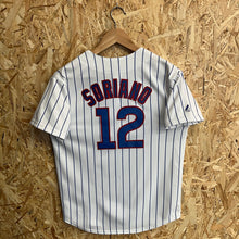 Charger l'image dans la galerie, Beisbolera Chicago Cubs 2012-13 Home Alfonso Soriano #12 Majestic - L (Youth)
