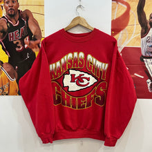 Carica l&#39;immagine nel visualizzatore di Gallery, Sudadera Crewneck Kansas City Chiefs Hanes Vintage 1995- M/L
