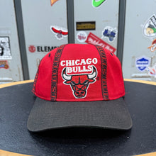 Cargar imagen en el visor de la galería, Gorra Chicago Bulls Starter Mid 90s Vintage
