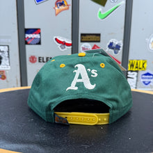 Carica l&#39;immagine nel visualizzatore di Gallery, Gorra Oakland Athletics 90s Drew Pearson Vintage
