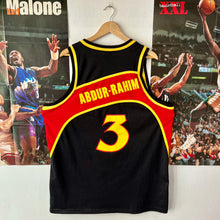 Cargar imagen en el visor de la galería, Camiseta Atlanta Hawks 2003 Rewind ‘88 Abdur-Rahim #3 Nike Vintage - L/XL
