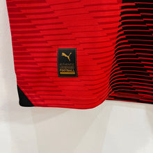 Carregar imagem no visualizador da galeria, Camiseta AC Milan 2023-24 Home Puma - L/XL
