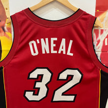 Cargar imagen en el visor de la galería, Camiseta Miami Heat Alternate 2004 Shaquille O’Neal #32 Champion Vintage - XL/XXL
