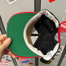Cargar imagen en el visor de la galería, BNWOT Gorra Miami Heat 90s The Game Vintage
