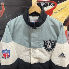 Cargar imagen en el visor de la galería, Chaqueta Los Angeles Raiders Apex One 1992 Vintage - S/M
