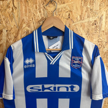 Cargar imagen en el visor de la galería, Camiseta Brighton &amp; Hove Albion 1999-00 Home Errea Vintage - S/M
