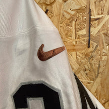Load image into Gallery viewer, Camiseta Oakland Raiders 1998/99 Road Charles Woodson #24 Nike Vintage - XL/XXL
