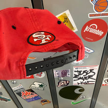 Load image into Gallery viewer, Gorra Taz San Francisco 49ers 1991 Drew Pearson Vintage
