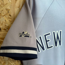 Lade das Bild in den Galerie-Viewer, Beisbolera New York Yankees Derek Jeter #2 Road Early 00s Majestic Vintage- M/L
