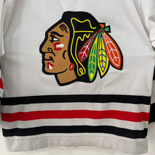 Cargar imagen en el visor de la galería, Camiseta Chicago Blackhawks Home CCM Vintage 90’s - XS/S
