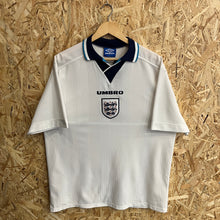 Cargar imagen en el visor de la galería, Camiseta Inglaterra 1996 Umbro Vintage - L/XL
