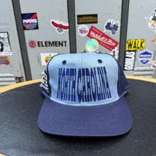Cargar imagen en el visor de la galería, BNWOT Gorra North Carolina Tar Heels 90s Vintage

