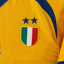 Load image into Gallery viewer, Camiseta Juventus 2005-06 Third Nike Vintage - S/M

