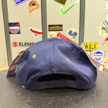 Load image into Gallery viewer, BNWT Gorra San Diego Chargers 90s Drew Pearson Vintage
