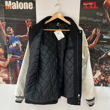 Load image into Gallery viewer, Chaqueta Bomber Varsity Oakland Raiders Team Apparel Y2K - M/L
