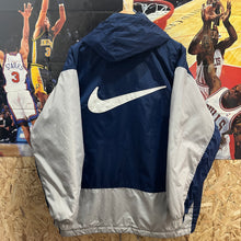 Cargar imagen en el visor de la galería, Chaquetón Nike Premier Mid 90’s Vintage - XL/XXL
