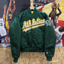 Cargar imagen en el visor de la galería, Chaqueta Bomber Satinada Oakland Athletics Late 80s/Early 90s Starter Vintage - XS/S
