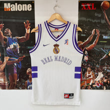 Cargar imagen en el visor de la galería, Camiseta Real Madrid Baloncesto 1997/98 Home Nike Vintage - XS/S
