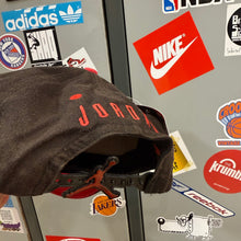Cargar imagen en el visor de la galería, Gorra Air Jordan 1993/94 Vintage
