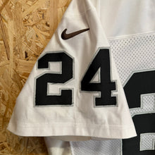 Load image into Gallery viewer, Camiseta Oakland Raiders 1998/99 Road Charles Woodson #24 Nike Vintage - XL/XXL

