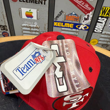 Cargar imagen en el visor de la galería, BNWT Gorra San Francisco 49ers 90s CMP Vintage

