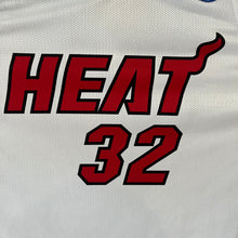 Load image into Gallery viewer, Camiseta Miami Heat Home 2004-05 Shaquille O’Neal #32 Champion Vintage - M/L
