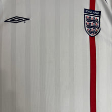 Carica l'immagine nel visualizzatore di Gallery, Camiseta Inglaterra 2002 Home Umbro Vintage - XL/XXL
