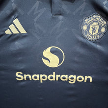 Carregar imagem no visualizador da galeria, Camiseta Manchester United 2024-25 Third Bruno Fernandes #8 Adids - 3XL/4XL
