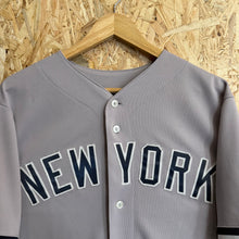 Lade das Bild in den Galerie-Viewer, Beisbolera New York Yankees Robinson Canó #24 2012/13 Road Majestic Vintage- M/L
