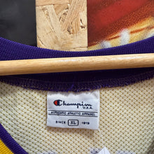 Cargar imagen en el visor de la galería, Camiseta Los Angeles Lakers 2000/08 Home Kobe Bryant #8 Champion Vintage - L/XL
