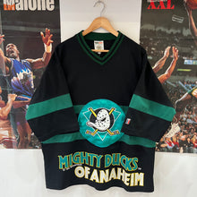 Cargar imagen en el visor de la galería, Camiseta Anaheim Mighty Ducks Twins Apparel Vintage 90’s - M/L
