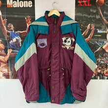 Cargar imagen en el visor de la galería, Chaqueta Anaheim Mighty Ducks 90s Nutmeg Mills Vintage - M/L
