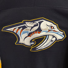 Cargar imagen en el visor de la galería, Camiseta Nashville Predators 2001/02 Road CCM Vintage - L/XL
