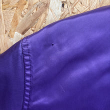Carica l'immagine nel visualizzatore di Gallery, Chaqueta Bomber Satinada Minnesota Vikings Late 80’s/ Early 90’s Starter Vintage - M/L

