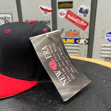 Cargar imagen en el visor de la galería, BNWT Gorra Houston Rockets Early 90s New Era Vintage
