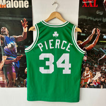 Cargar imagen en el visor de la galería, Camiseta Boston Celtics 20004-08 Road Paul Pierce #33 Champion Vintage - XS/S
