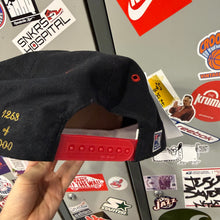 Cargar imagen en el visor de la galería, BNWOT Gorra Miami Heat 90s The Game Vintage
