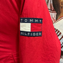 Carregar imagem no visualizador da galeria, Plumas Tommy Hilfiger Vintage 90’s - S/M
