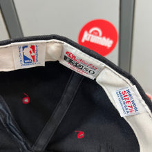 Cargar imagen en el visor de la galería, BNWT Gorra Houston Rockets Early 90s New Era Vintage
