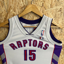 Load image into Gallery viewer, Camiseta Toronto Raptors Home 2003-04 Vince Carter #15 Champion Vintage - M Youth

