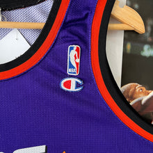 Cargar imagen en el visor de la galería, Camiseta Phoenix Suns 1992-93 Road Charles Barkley #34 Champion Vintage - S/M
