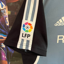 Cargar imagen en el visor de la galería, Camiseta Real Madrid 2001-02 Third Adidas Vintage - S/M
