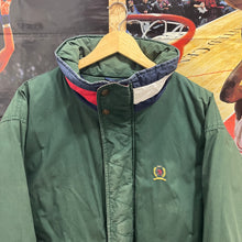 Cargar imagen en el visor de la galería, Plumas Tommy Hilfiger Vintage 90’s - M/L
