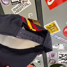 Carregar imagem no visualizador da galeria, BNWT Gorra Selección Española 1998 Adidas Vintage
