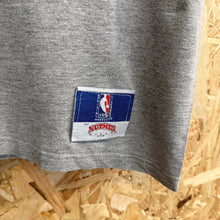 Cargar imagen en el visor de la galería, Camiseta Houston Rockets Mid 90s Nutmeg Mills Vintage - S/M
