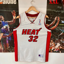 Load image into Gallery viewer, Camiseta Miami Heat Home 2004-05 Shaquille O’Neal #32 Champion Vintage - M/L
