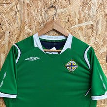 Carregar imagem no visualizador da galeria, Camiseta Irlanda del Norte 2008-10 Home Umbro - S/M
